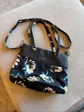 Travelon Addison black floral bag